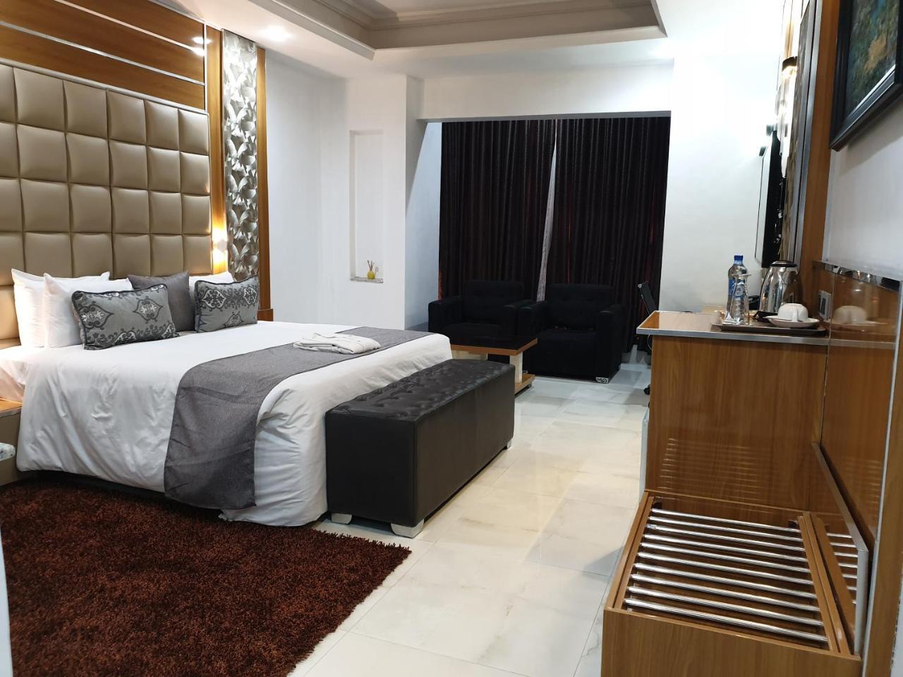 Caesar'S Luxury Hotel Lekki Exteriör bild