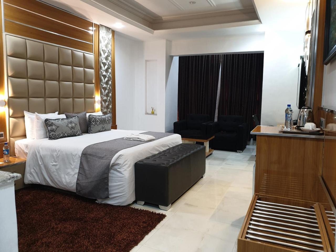 Caesar'S Luxury Hotel Lekki Exteriör bild