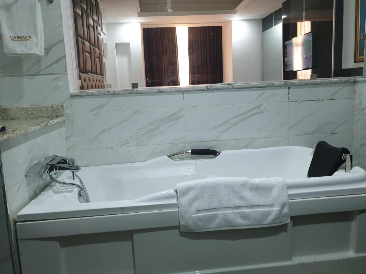 Caesar'S Luxury Hotel Lekki Exteriör bild
