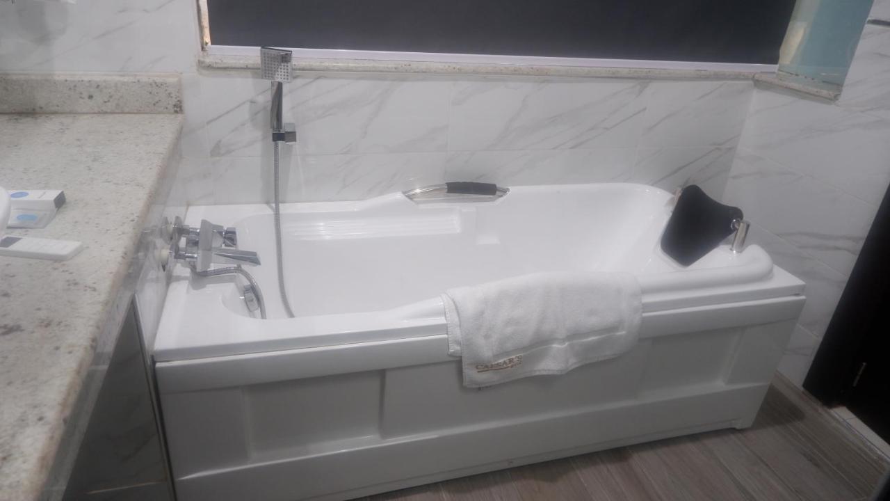 Caesar'S Luxury Hotel Lekki Exteriör bild